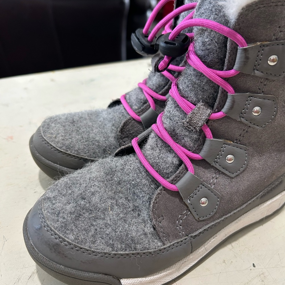 Sorel‎ Explorer Youth Lace Boots Waterproof Gray Pink Fur Trim Size 1 Girls EUC - Picture 4 of 12